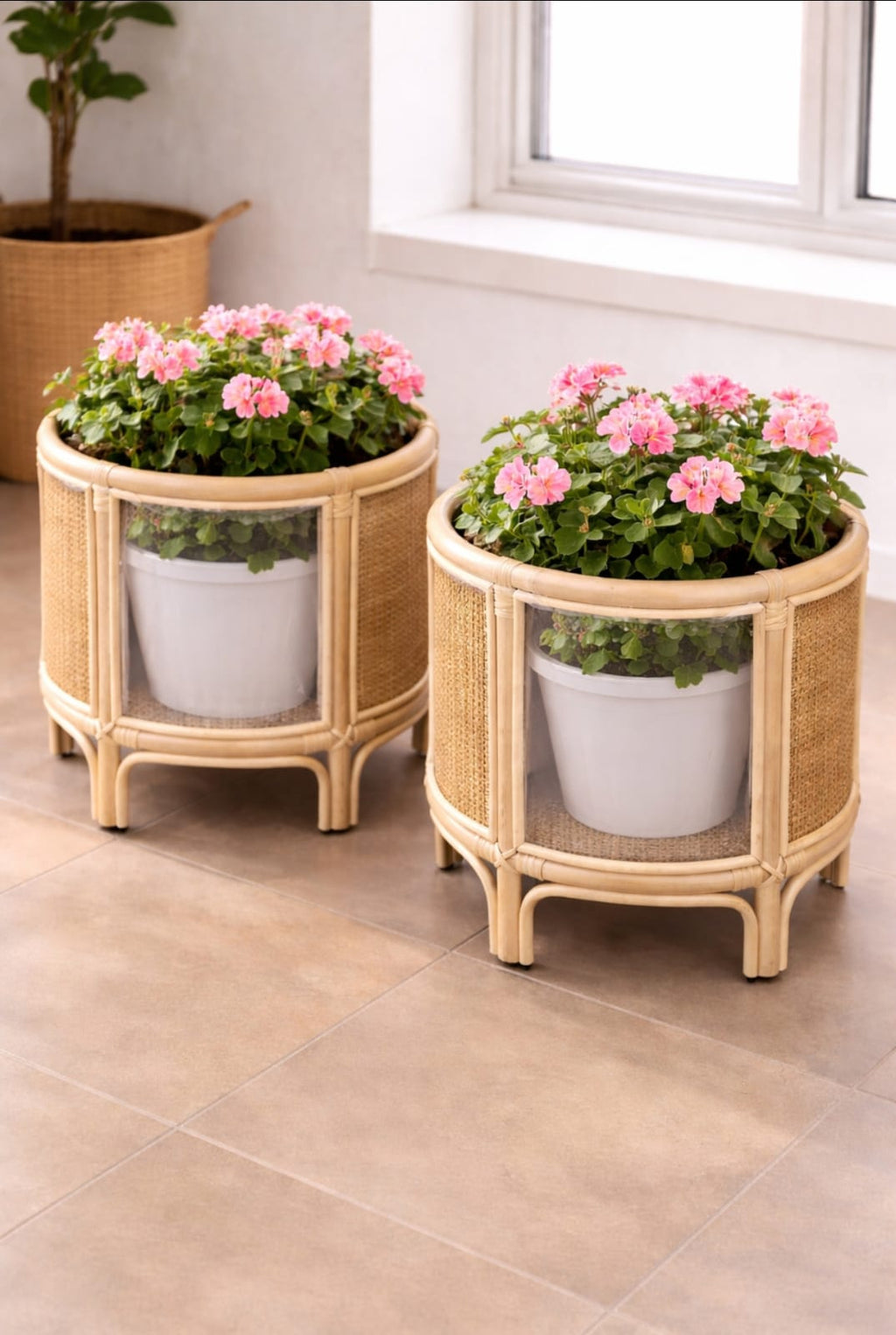Rattan flower pot stand