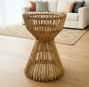 Trratai standing tea table